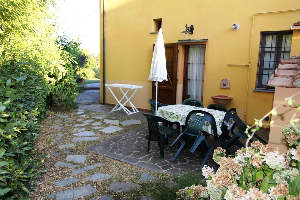 Agriturismo Poggio Al Tesoro Crespina Exteriör bild